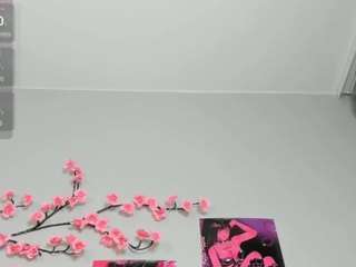 Live webcam model peachwhisper on Soda Cams