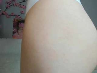 Live webcam model peachwhisper on Soda Cams