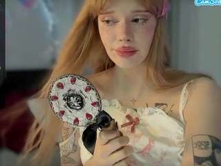 sweet-mell's CamSoda show and profile