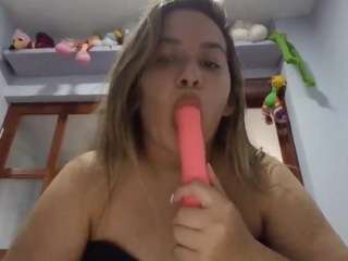 Live webcam model sweetysarah on Soda Cams