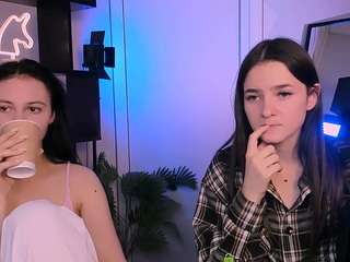 lole-ti's CamSoda show and profile