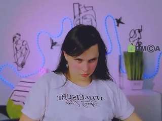 lole-ti Live Webcam on CamSoda