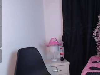 melody-collins's CamSoda show and profile