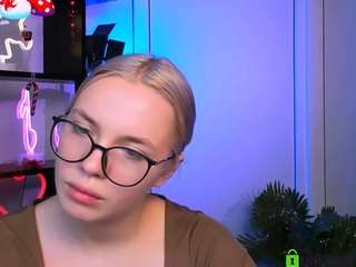 veri-ni Live Webcam on CamSoda