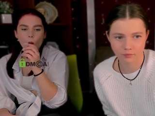 veri-ni Live Webcam on CamSoda