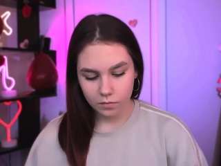 veri-ni's CamSoda show and profile