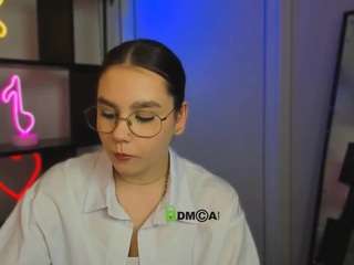 veri-ni Live Webcam on CamSoda