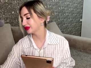 Live webcam model viktoriayoung on Soda Cams