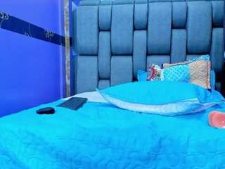 Live webcam model jenifer-lux on Soda Cams