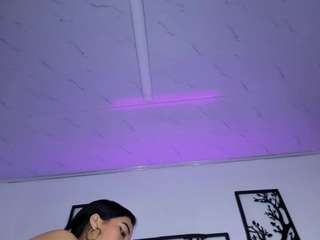 jenifer-lux live webcam show