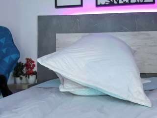 Jenifer-Lux live webcam show