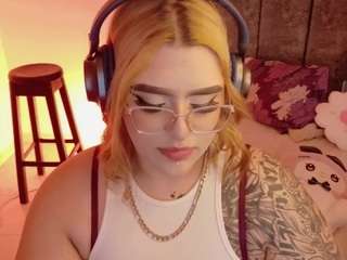 missevans Live Webcam on CamSoda