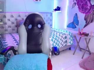 thalia-mills19 Live Webcam on CamSoda