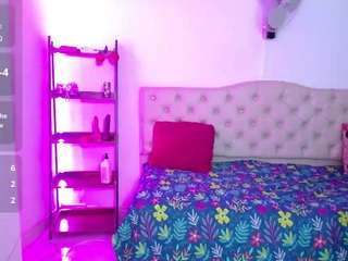 thalia-mills19's CamSoda show and profile