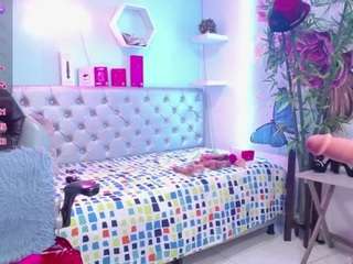 thalia-mills19