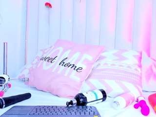 isa-valverde's CamSoda show and profile