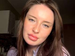 Live webcam model katiecassagne on Soda Cams