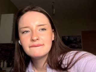 Live webcam model katiecassagne on Soda Cams