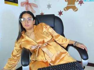 Live webcam model lunnarosee on Soda Cams