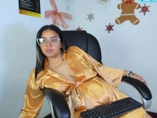 Live webcam model lunnarosee on Soda Cams