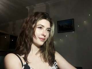 Live webcam model celestinehinderer on Soda Cams