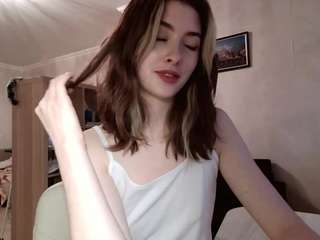 Live webcam model celestinehinderer on Soda Cams