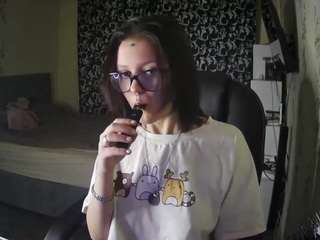 Live webcam model claudiamcclenon on Soda Cams