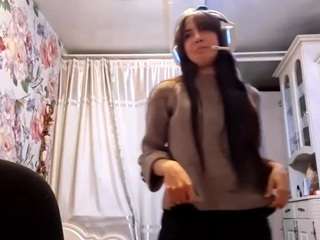 Live webcam model denesebadlam on Soda Cams