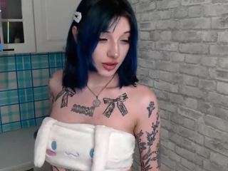 Live webcam model lolaburberry on Soda Cams