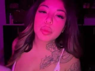 Live webcam model aylienstar on Soda Cams