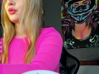 Live webcam model nicoletacooper on Soda Cams