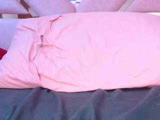 le modèle angelinajoliee est en webcam porno dans un show sur le site camsoda, il possède les tags suivants: asshole,black hair,blowjob,brown eyes,cock rating,colombia,handjob,lean,no drinking,no smoking,orgasm,sexting,hd