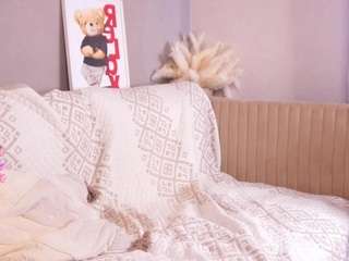 belle-phine Live Webcam on CamSoda