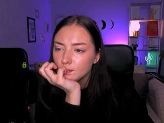 Live webcam model linda-lie on Soda Cams