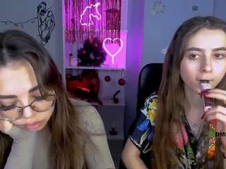 linda-lie Live Webcam on CamSoda