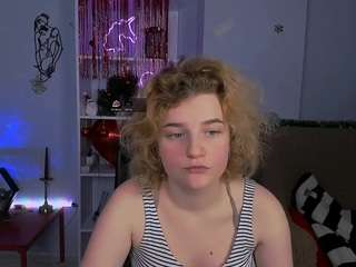 linda-lie Live Webcam on CamSoda