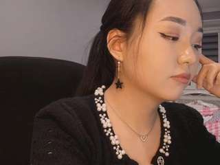 Live webcam model lylahulzing on Soda Cams