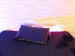 reinamiah Live Webcam on CamSoda