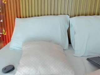 angie-leonn webcam