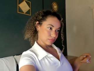 le modèle angie-leonn est en webcam porno dans un show sur le site camsoda, il possède les tags suivants: ahegao,ass to mouth,toys,tattoos,skinny,no smoking,no drinking,lovense,hazel eyes,domination,dildo or vibrator,deepthroat,cum in pussy,ball sucking,athletic,brown hair,hd,small tits