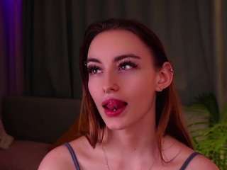 deanneplewinski's CamSoda show and profile