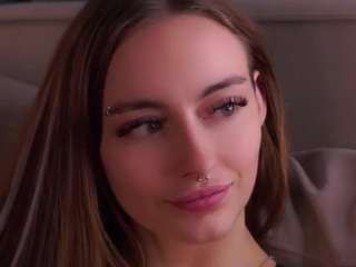 le modèle deanneplewinski est en webcam porno dans un show sur le site camsoda, il possède les tags suivants: cowgirl,dildo or vibrator,doggy style,facial piercings,fingering,green eyes,no drinking,orgasm,skinny,smoking,striptease,tattoos,twerk,brown hair,hd,small tits
