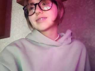 Live webcam model jonieganji on Soda Cams