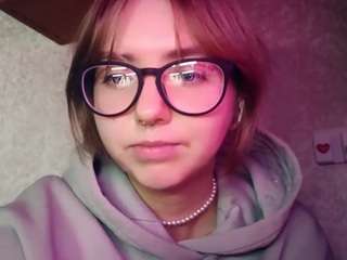 Live webcam model jonieganji on Soda Cams