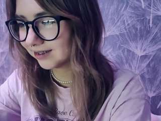 Live webcam model jonieganji on Soda Cams