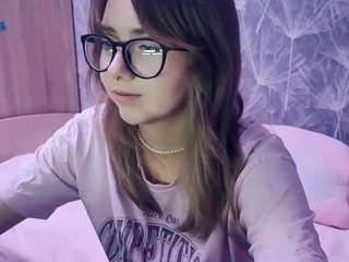 Live webcam model jonieganji on Soda Cams