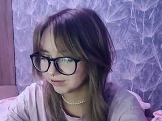 Live webcam model jonieganji on Soda Cams