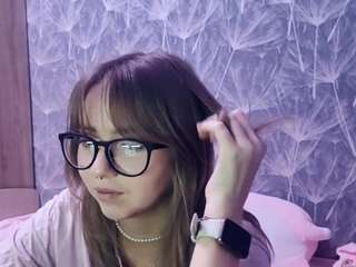 Live webcam model jonieganji on Soda Cams