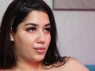 juliacoral's CamSoda show and profile