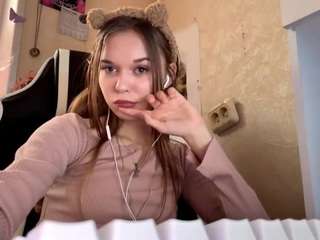 Live webcam model katelyall on Soda Cams